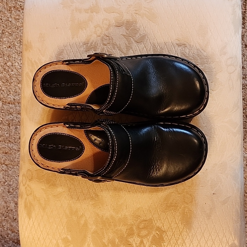 Women's shoes